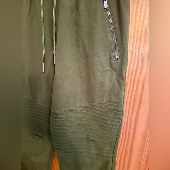 Women’s size small moto pants in dark green - Picture 3 of 5